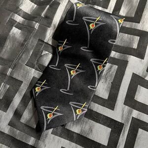Classic Collectibles Beefeater Premium Gin neck Tie‬, Black with martini glasses